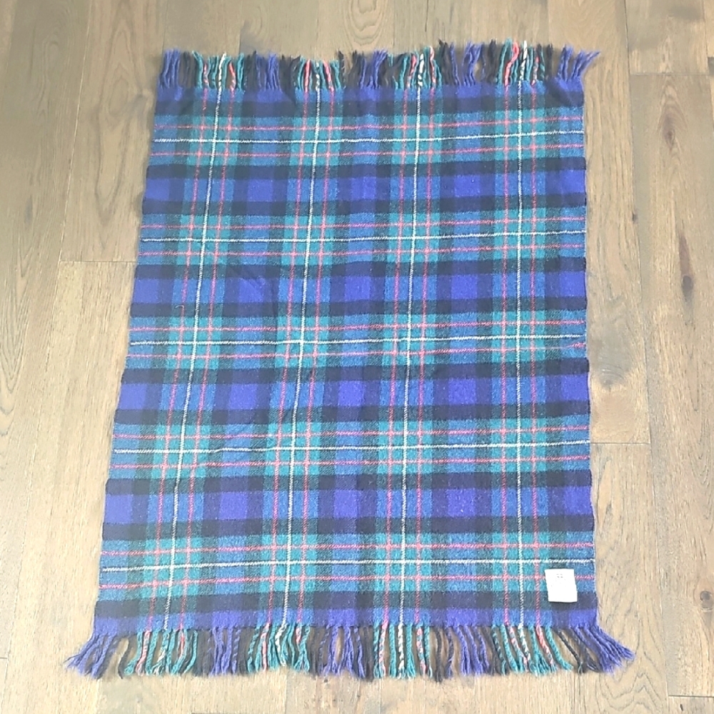 VINTAGE MADE IN ENGLAND 100% WOOL